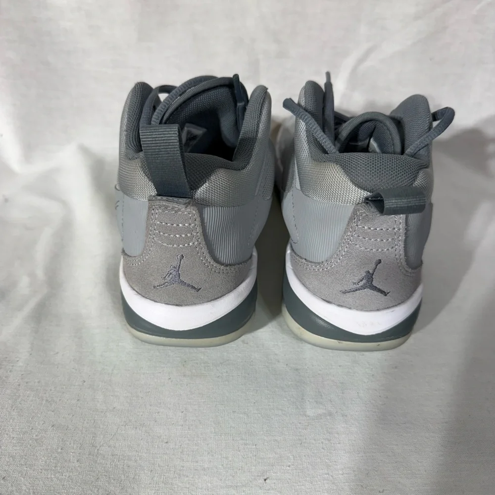 Nike Air Jordan Stay Loyal 3 Basketball Low-Top Sneaker Size 8
